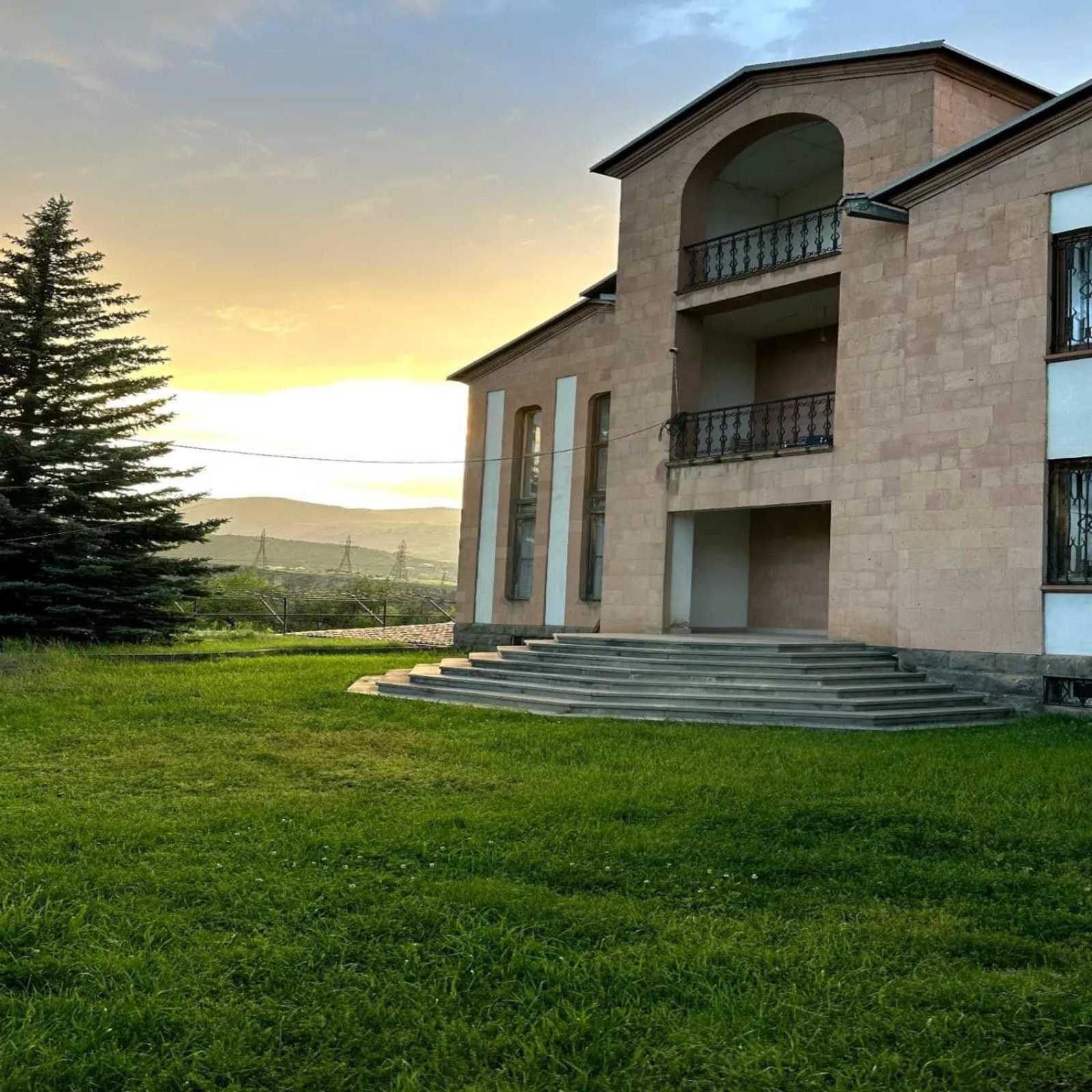 Luse Guest House Ijevan Extérieur photo